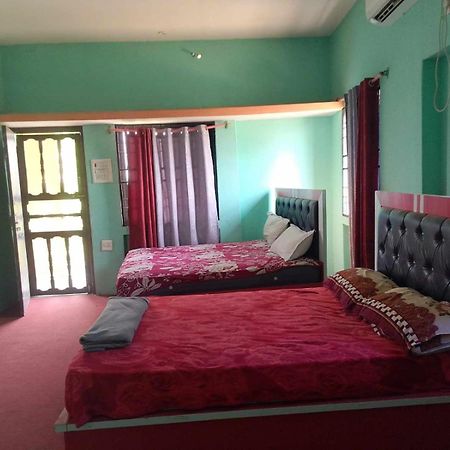 Subha Laxmi Hotel & Lodge Bahāsi エクステリア 写真
