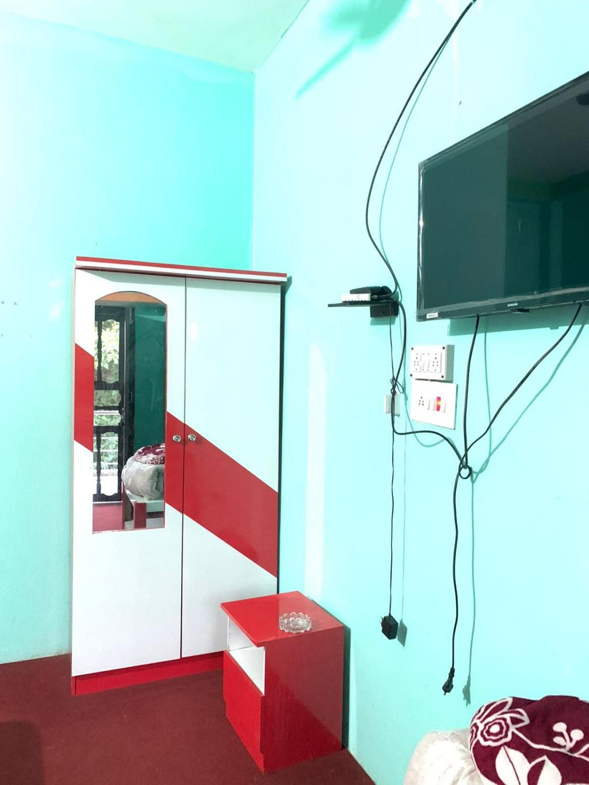 Subha Laxmi Hotel & Lodge Bahāsi エクステリア 写真